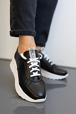 Черные кожаные кроссовки на белой платформе 8019419 фото №9