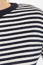 Вязаный женский джемпер с длинным рукавом черного цвета в белые полоски  4038422 фото №4