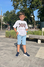 Weißes, übergroßes Kinder-T-Shirt mit „Vyshyvanka“-Aufdruck Garne 9000423 Foto №3