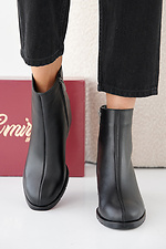 Schwarze Damen-Lederstiefel fr Frhling und Herbst  2505425 Foto №2