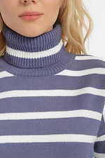 Полушерстяной вязаный свитер в полоску с высоким воротником  4038428 фото №4