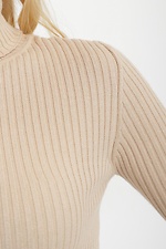 Beiger, gerippter Golf-Rollkragenpullover. Sewel 4038429 Foto №3