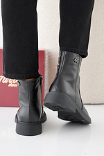 Schwarze Damen-Lederstiefel für Frühling und Herbst  2505430 Foto №6