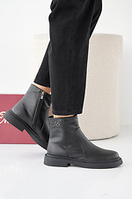 Schwarze Damen-Lederstiefel für Frühling und Herbst  2505430 Foto №8