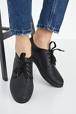 Spring women's sneakers made of genuine leather in black  8019433 photo №7