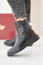 Schwarze Damen-Winterstiefel aus Leder 2505435 Foto №1