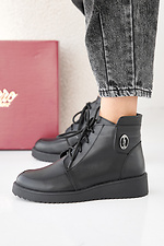 Schwarze Damen-Lederstiefel für Frühling und Herbst  2505436 Foto №4