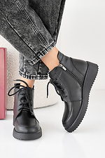 Schwarze Damen-Lederstiefel für Frühling und Herbst  2505436 Foto №7