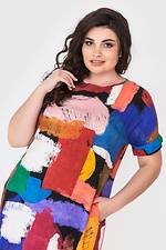 Асимметричное штапельное платье AVALINA с короткими рукавами в яркий абстрактный принт Garne 3040438 фото №4