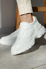 Кожаные женские кроссовки белого цвета 8018440 фото №1