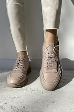 Кожаные женские кроссовки бежевого цвета 8018441 фото №5