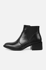 Демисезонные кожаные женские ботинки черного цвета на небольшом каблучке  4205447 фото №1