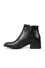 Демисезонные кожаные женские ботинки черного цвета на небольшом каблучке  4205447 фото №3