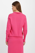 Knitted jumper with V-neck and turn-down collar in pink.  4038448 photo №3