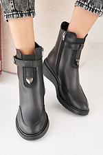 Black winter leather women's boots  2505449 photo №6