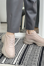 Кожаные женские кроссовки бежевого цвета на платформе  8018449 фото №3