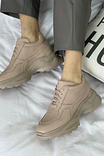 Шкіряні жіночі кросівки бежевого кольору на платформі  8018449 фото №7