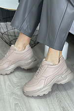 Кожаные женские кроссовки бежевого цвета на платформе  8018449 фото №8