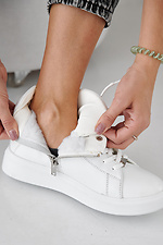 Weiße Winter-Ledersneaker für Damen 2505452 Foto №9