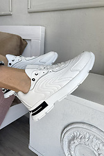 Шкіряні жіночі кросівки білого кольору  8018454 фото №3