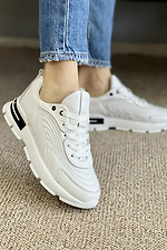 Шкіряні жіночі кросівки білого кольору  8018454 фото №9