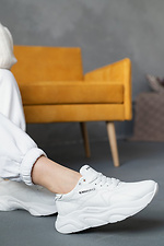 Кожаные женские кроссовки белого цвета  8018454 фото №13