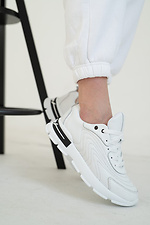 Шкіряні жіночі кросівки білого кольору  8018454 фото №16