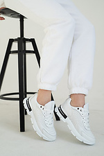 Шкіряні жіночі кросівки білого кольору  8018454 фото №19