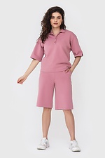 Трикотажный костюм PINK розового цвета: футболка поло, длинные шорты до колена Garne 3040455 фото №1