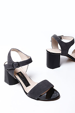 Gray suede open sandals with buckle  4205456 photo №4