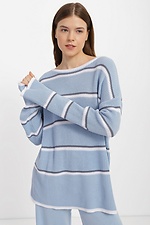 Langer gestrickter Oversize-Pullover in Blau mit Streifen  4038464 Foto №1