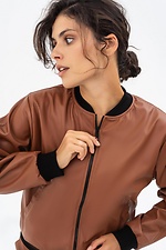 Damen-Bomberjacke SOFO aus braunem Öko-Leder. Garne 3041467 Foto №7