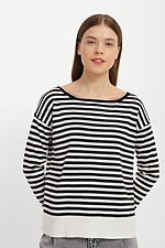 Weißer, gestrickter Oversize-Pullover mit schwarzen Streifen  4038468 Foto №1