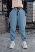 Хлопковые свободные штаны джоггеры голубого цвета Without 8048469 фото №2