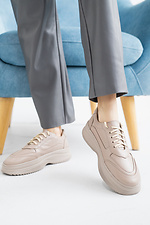 Кожаные женские кроссовки бежевого цвета на плоской подошве 8018470 фото №2