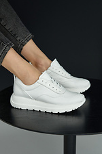 Женские кожаные кроссовки белого цвета на платформе  8019473 фото №3