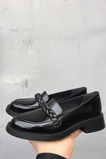 Черные лаковые туфли лоферы с кожаной косичкой  8019476 фото №2