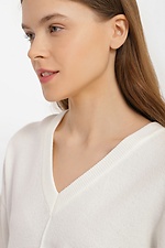 Women's white V-neck jumper  4038485 photo №4