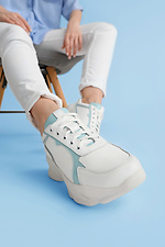 Білі шкіряні кросівки на платформі з кольоровими вставками  4205496 фото №4