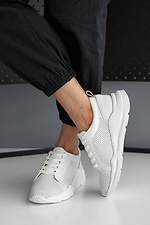 Шкіряні літні кросівки білого кольору в дірочку 8019502 фото №9