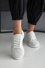 Шкіряні літні кросівки білого кольору в дірочку 8019502 фото №10