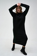 Czarna sukienka z kapturem i zielonym ozdobnym paskiem  4038505 zdjęcie №2