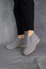 Gray demi boots made of genuine suede  8018507 photo №1