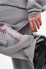 Jogginghose mit weitem Bein und „Ryuu“-Stickerei, grau TUR WEAR 8037507 Foto №16