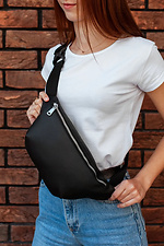 Black leatherette banana belt bag with a zipper SGEMPIRE 8015525 photo №2