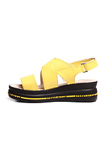 Gelbe sportliche Sandalen mit schwarzem Plateau  4205539 Foto №3