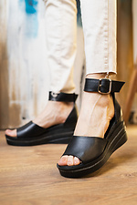 Black leather peep toe platform sandals  8018553 photo №1