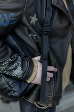 Rolltop Rucksack Öko-Leder schwarz Mamakazala 8039553 Foto №4