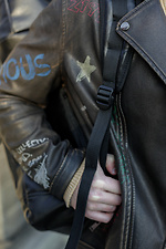 Rolltop Rucksack Öko-Leder schwarz Mamakazala 8039553 Foto №5