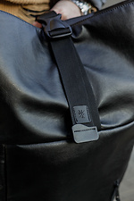 Rolltop Rucksack Öko-Leder schwarz Mamakazala 8039553 Foto №9